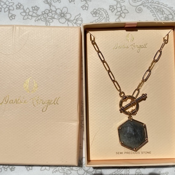 Galactic Gleam:‎ Labradorite Necklace with Semi-Precious Stone - Picture 1 of 4